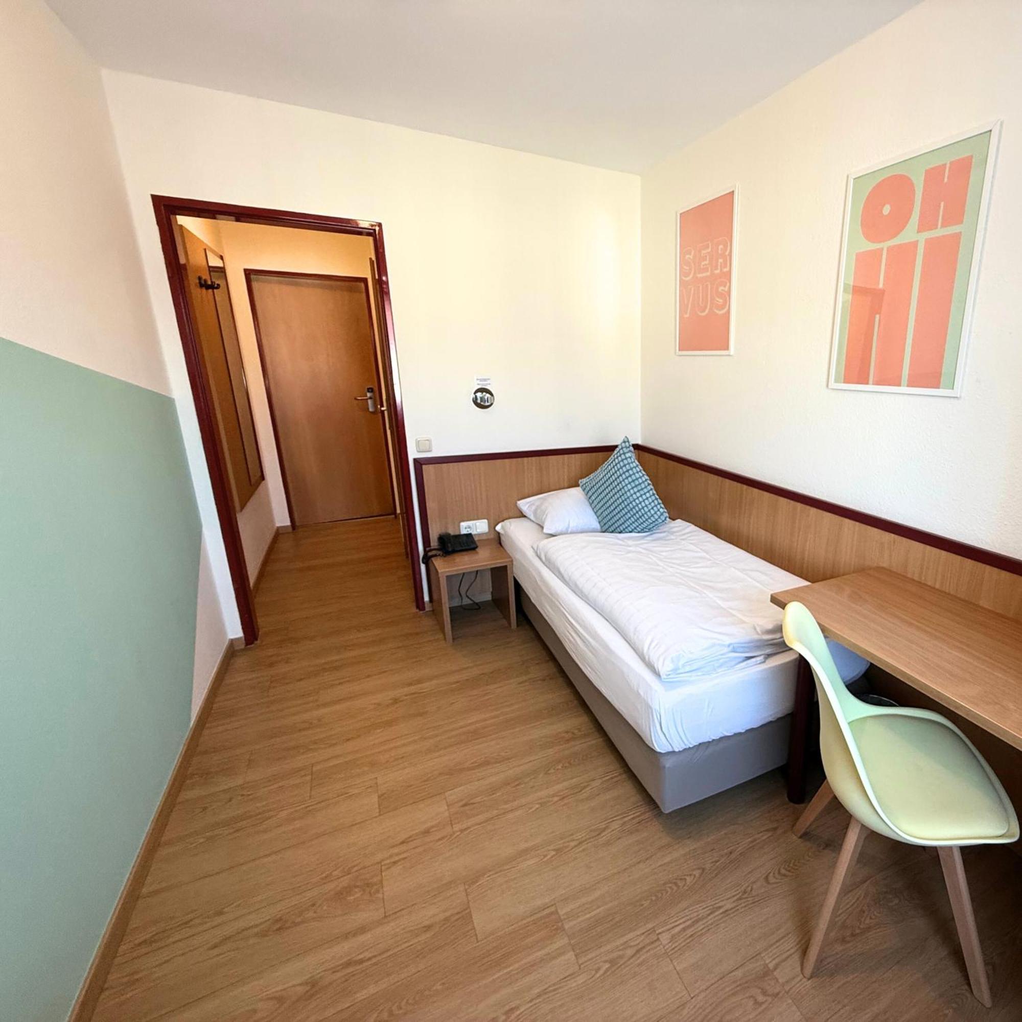 Colourful Hotel Bielefeld Exterior photo